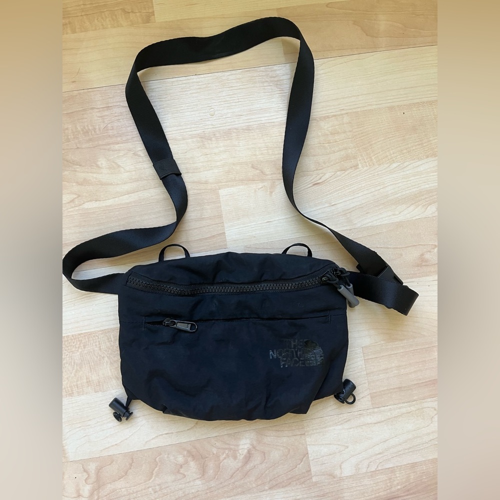 North Face Never Stop Lumbar Pack Black